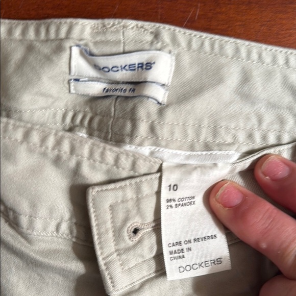 Dockers Women’s Casual Bermuda Shorts, Beige/Tan, size 10, Preowned - Picture 2 of 9